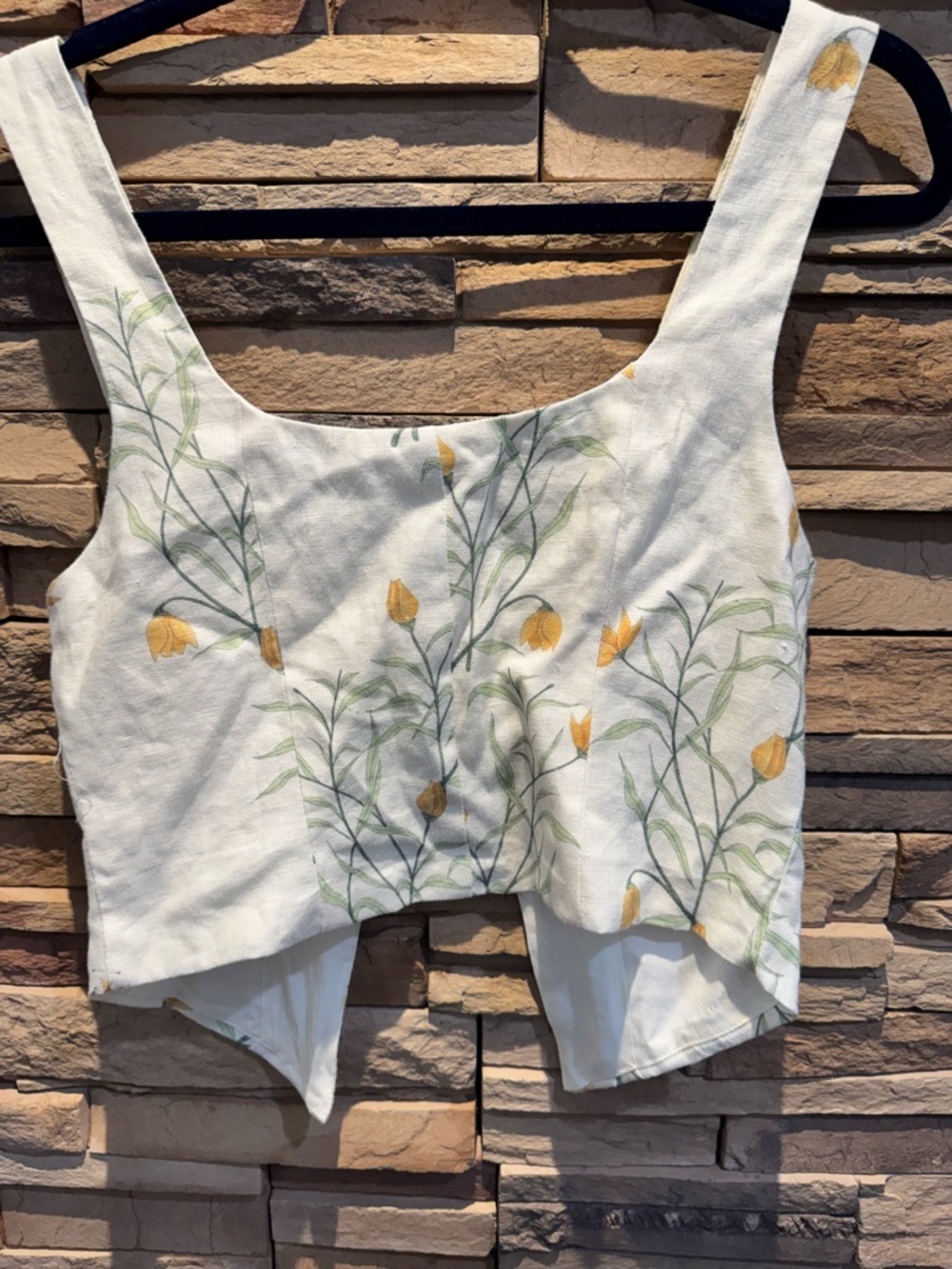Vrg grl way to San Jose floral top size 8 - Picture 5 of 5